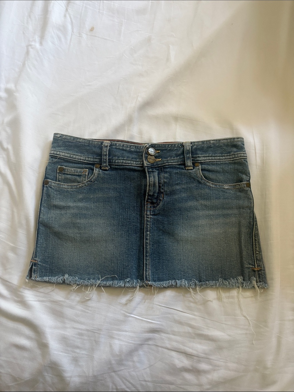 Vintage Denim Mini Skirt in Blue - Classic Casual Style